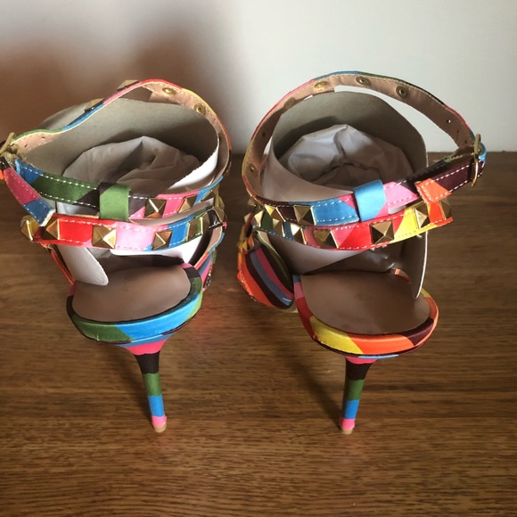 Pumps - Picture 3 of 7